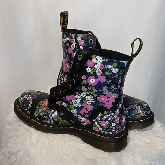 DR. Martens Floral Boots Air Wait With Bouncing Soles👢🌺💮🌸🪻 - Picture 8 of 17